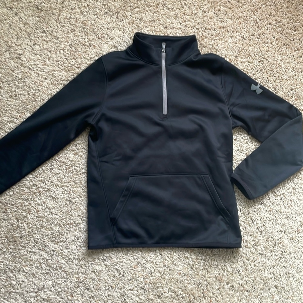 Boys black Under Armor Cold Gear 1/4 zip
